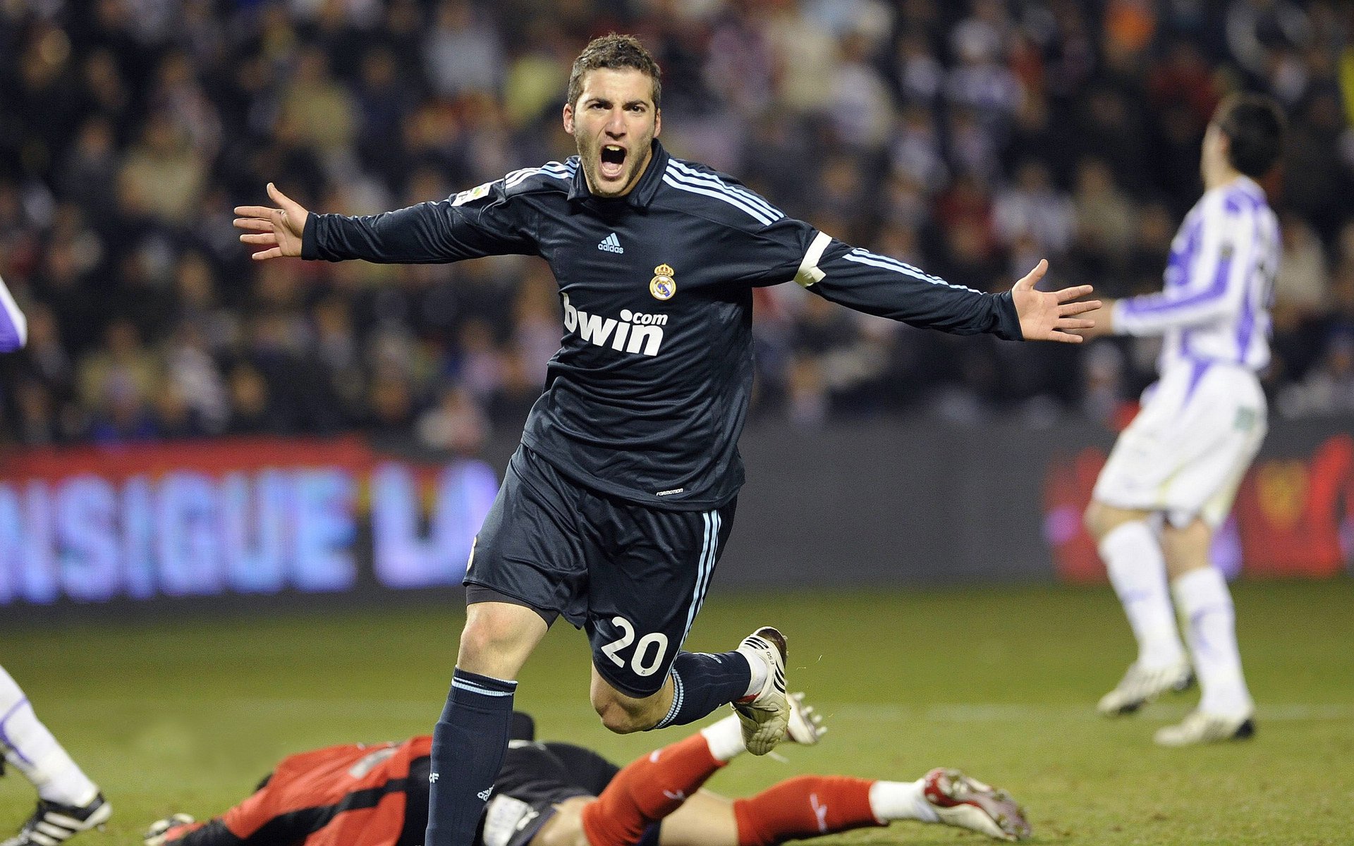 乐鱼官方网站-从淘汰赛到冠军:球队的欧冠“成长之路”,欧冠淘汰赛机制